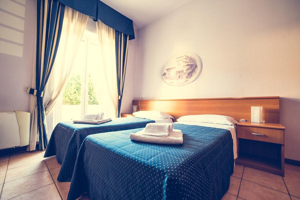Hotel La Gaietta Millesimo Rum bild